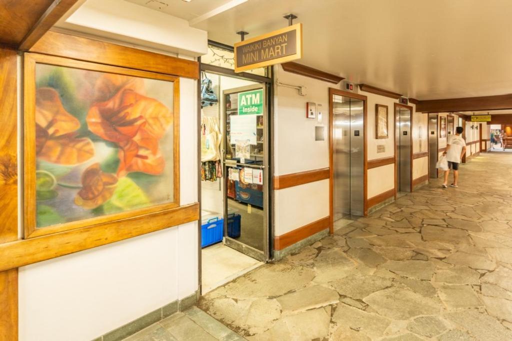 Waikiki Banyan W-Ocean Views With Free Parking! Apartman Honolulu Kültér fotó
